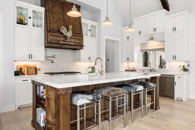 18025 Ranchland Hills VIS, Jonestown, TX 78645