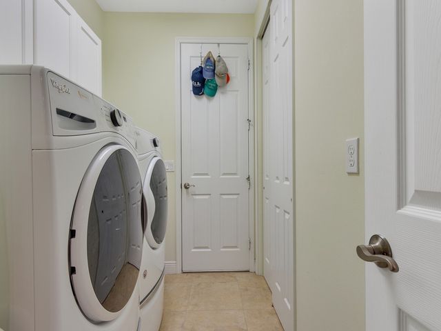 618 Gossamer Wing Way, Sebastian, FL 32958