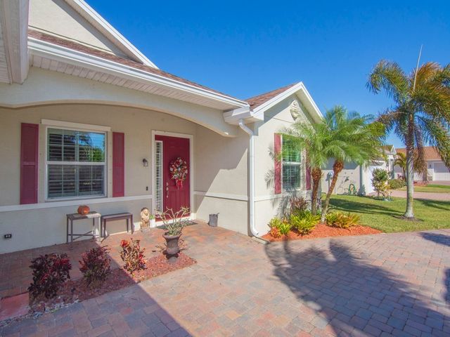 618 Gossamer Wing Way, Sebastian, FL 32958