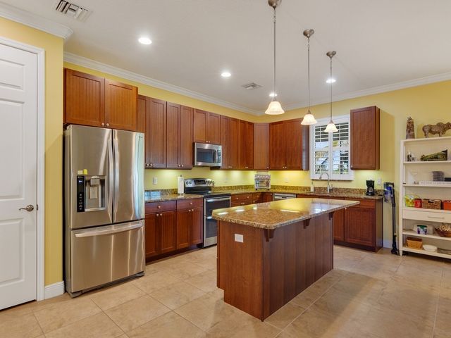 618 Gossamer Wing Way, Sebastian, FL 32958