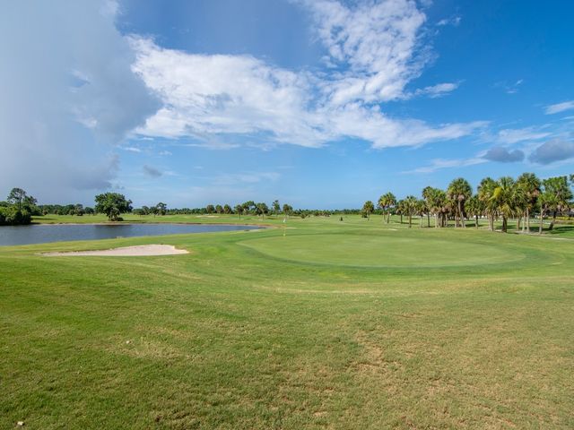 618 Gossamer Wing Way, Sebastian, FL 32958