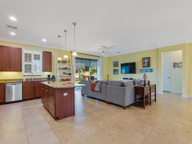 618 Gossamer Wing Way, Sebastian, FL 32958