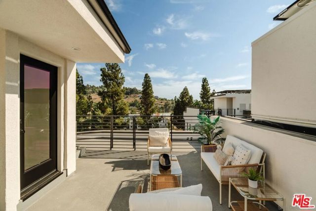 3867 N Riley Lane, Los Angeles, CA 90065