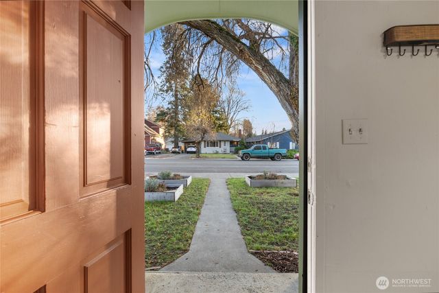 805 E 5th Avenue, Ellensburg, WA 98926