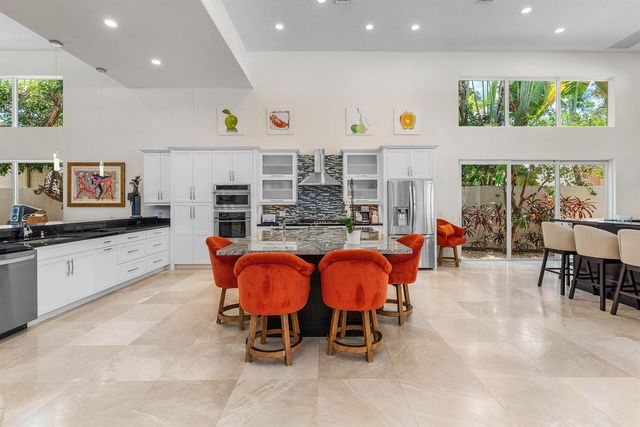 17069 Royal Cove Way, Boca Raton, FL 33496