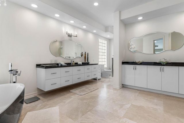 17069 Royal Cove Way, Boca Raton, FL 33496