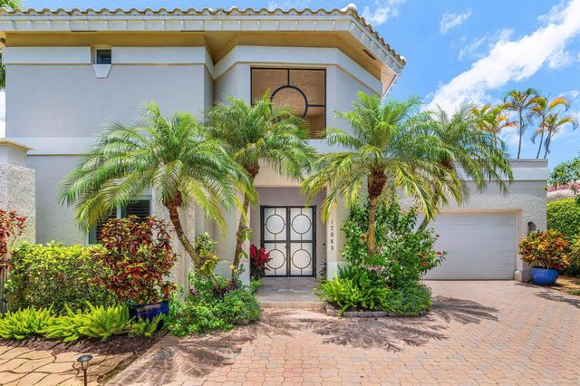 17069 Royal Cove Way, Boca Raton, FL 33496
