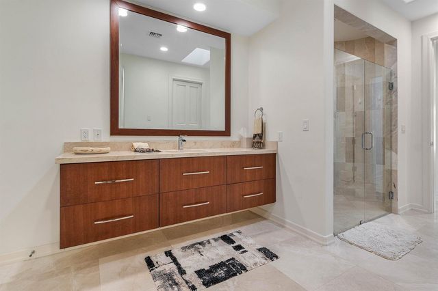 17069 Royal Cove Way, Boca Raton, FL 33496