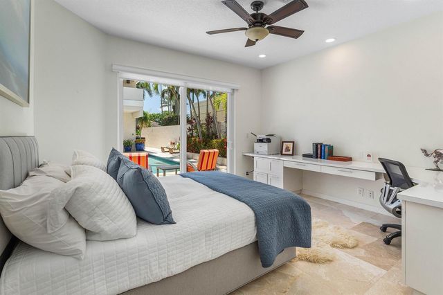 17069 Royal Cove Way, Boca Raton, FL 33496