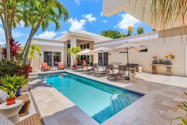 17069 Royal Cove Way, Boca Raton, FL 33496