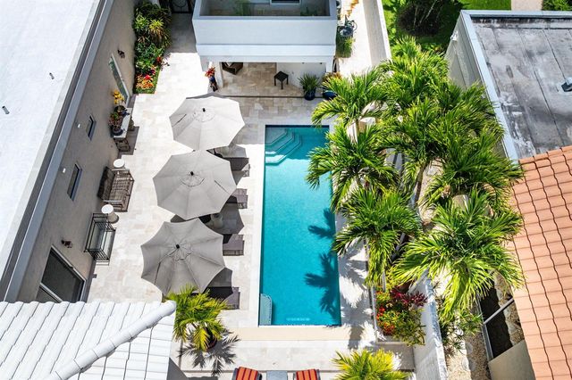 17069 Royal Cove Way, Boca Raton, FL 33496