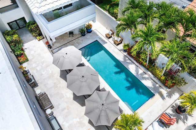 17069 Royal Cove Way, Boca Raton, FL 33496