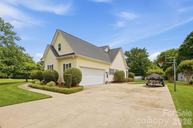 258 Glenwood Drive, Oakboro, NC 28129