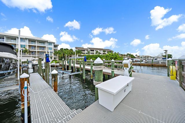 411 Bay Colony Drive N, Juno Beach, FL 33408