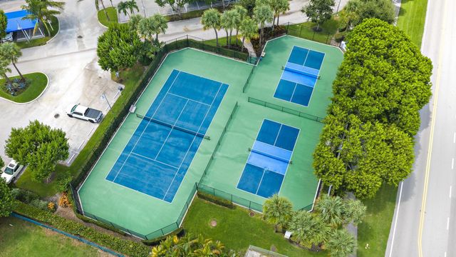 411 Bay Colony Drive N, Juno Beach, FL 33408