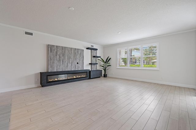 411 Bay Colony Drive N, Juno Beach, FL 33408
