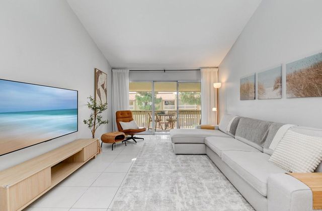 1885 Diamond Street 323, San Diego, CA 92109