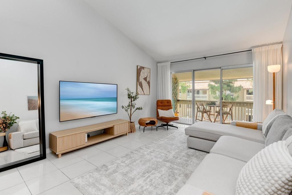1885 Diamond Street 323, San Diego, CA 92109