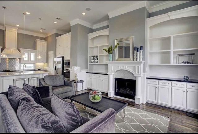 2115 Bidwell Drive, Houston, TX 77018