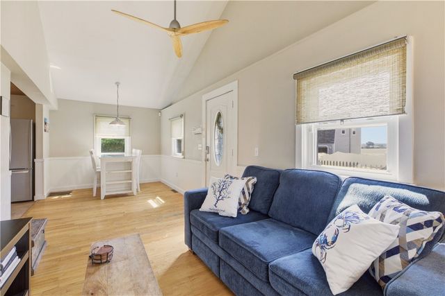 272 Riverside Street, Portsmouth, RI 02871
