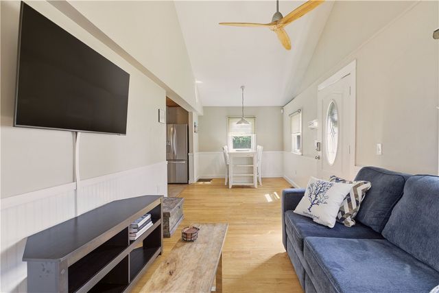 272 Riverside Street, Portsmouth, RI 02871