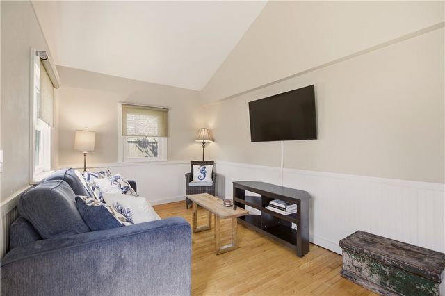 272 Riverside Street, Portsmouth, RI 02871