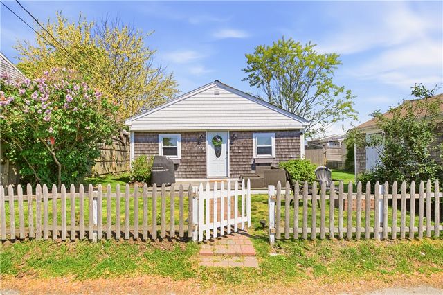 272 Riverside Street, Portsmouth, RI 02871