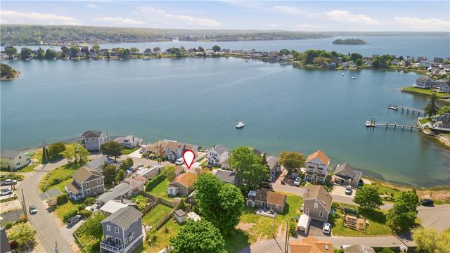 272 Riverside Street, Portsmouth, RI 02871