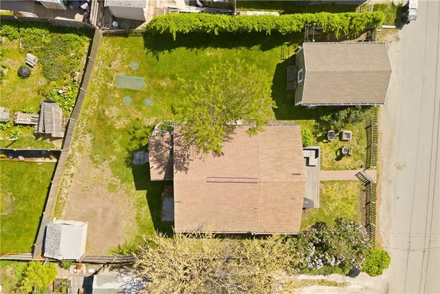 272 Riverside Street, Portsmouth, RI 02871