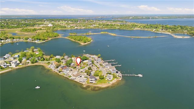 272 Riverside Street, Portsmouth, RI 02871