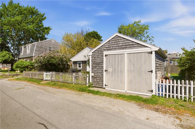 272 Riverside Street, Portsmouth, RI 02871