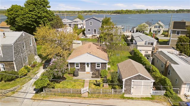 272 Riverside Street, Portsmouth, RI 02871