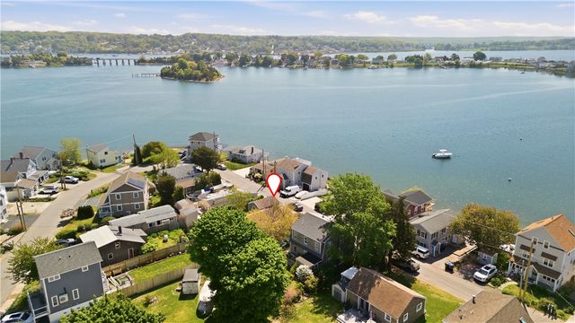 272 Riverside Street, Portsmouth, RI 02871