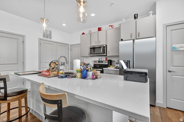 84 E FAIRMONT PL, Saratoga Springs, UT 84045