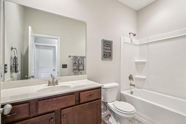 104 Copper Creek Dr, Goodlettsville, TN 37072