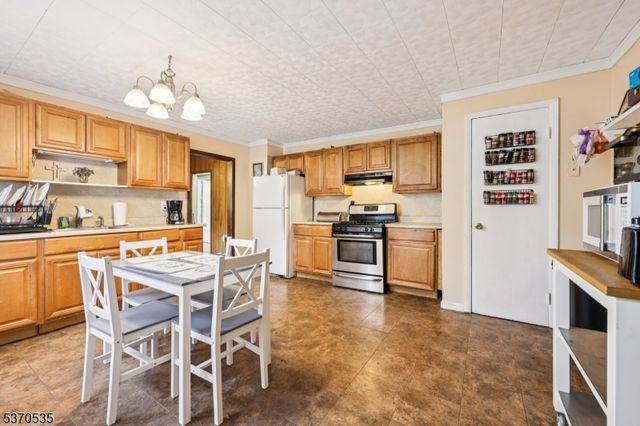 101 Seminole Ave, Lincoln Park Boro, NJ 07035