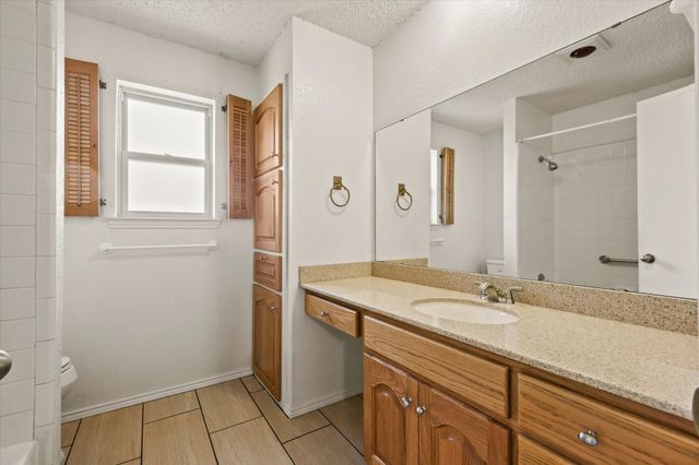 4811 French Wood Drive, Arlington, TX 76016