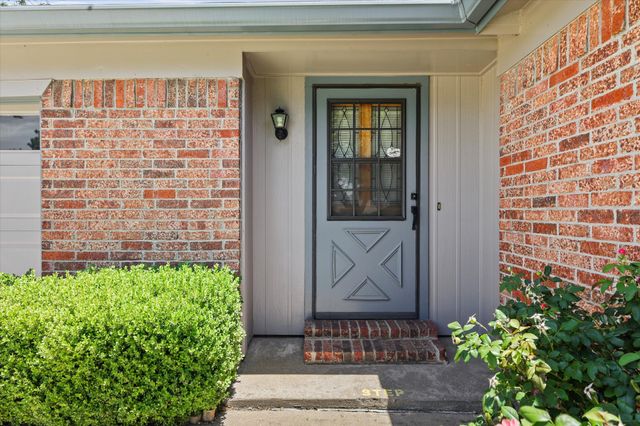 4811 French Wood Drive, Arlington, TX 76016