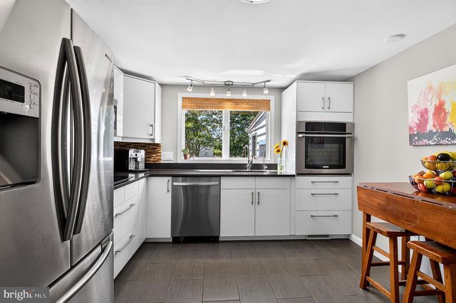 321 BUTTONWOOD ST, Hamilton, NJ 08619