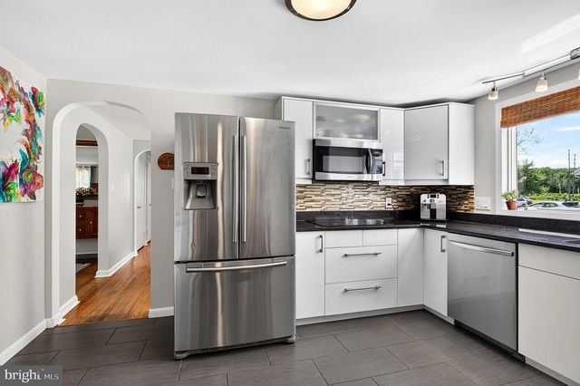 321 BUTTONWOOD ST, Hamilton, NJ 08619