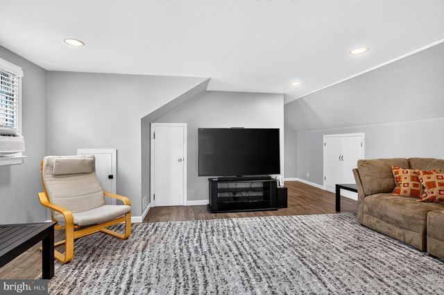 321 BUTTONWOOD ST, Hamilton, NJ 08619