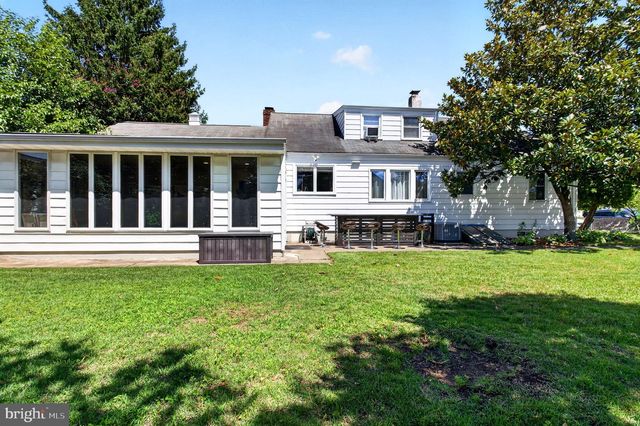 321 BUTTONWOOD ST, Hamilton, NJ 08619