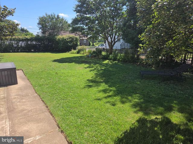 321 BUTTONWOOD ST, Hamilton, NJ 08619
