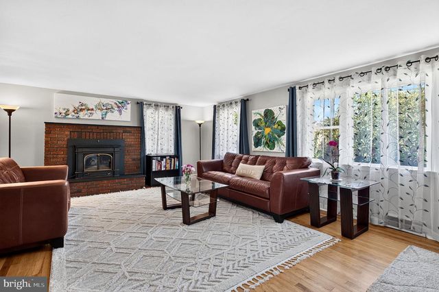 321 BUTTONWOOD ST, Hamilton, NJ 08619