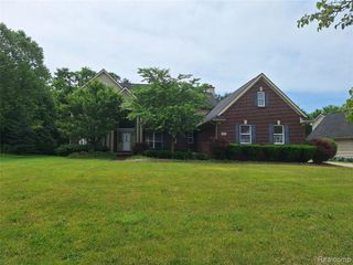 8993 Haymarket Street, White Lake, MI 48386