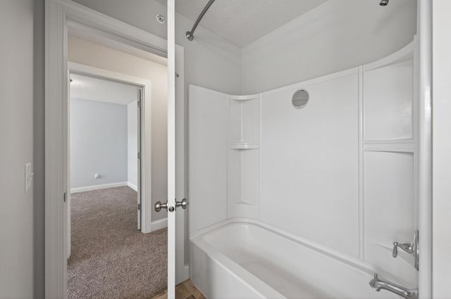 3201 Countryside Court B, Woodbury, MN 55129
