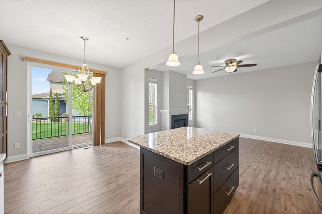 3201 Countryside Court B, Woodbury, MN 55129