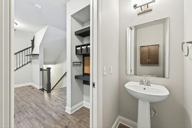 3201 Countryside Court B, Woodbury, MN 55129