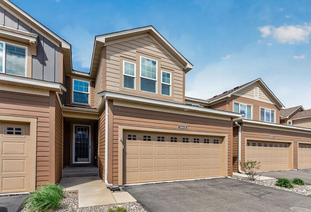 3201 Countryside Court B, Woodbury, MN 55129