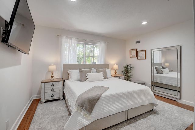 525 Bayfront Drive, Boynton Beach, FL 33435